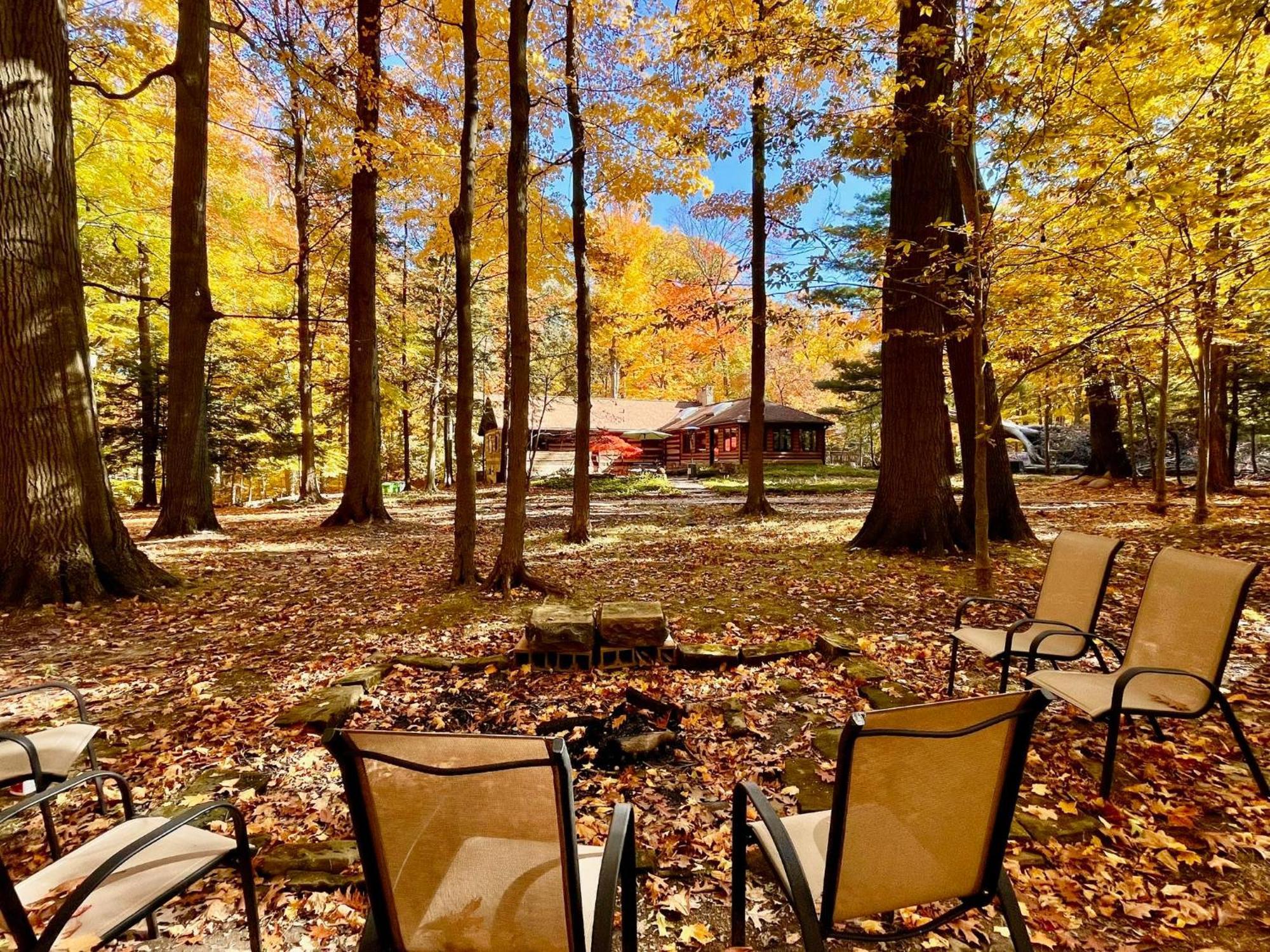 Log Cabin - Natures Oasis - Fire Pit & Gazebo Cleveland Exterior photo